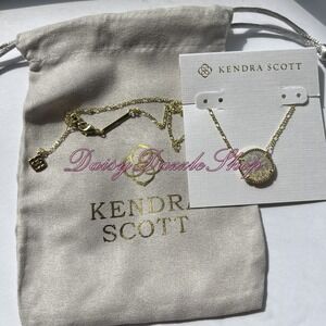 ✨Kendra‎ Scott Sand Dollar Gold Pendant Necklace In Natural Mother of Pearl New✨